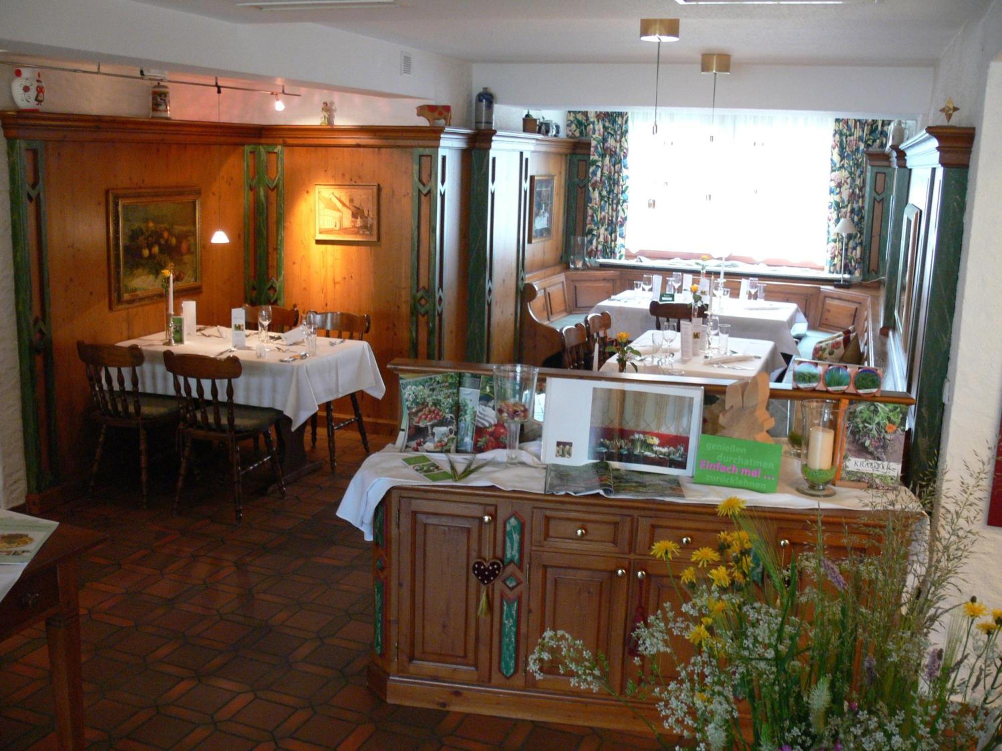 Hotel-Restaurant Roter Ochsen Lauchheim Екстер'єр фото
