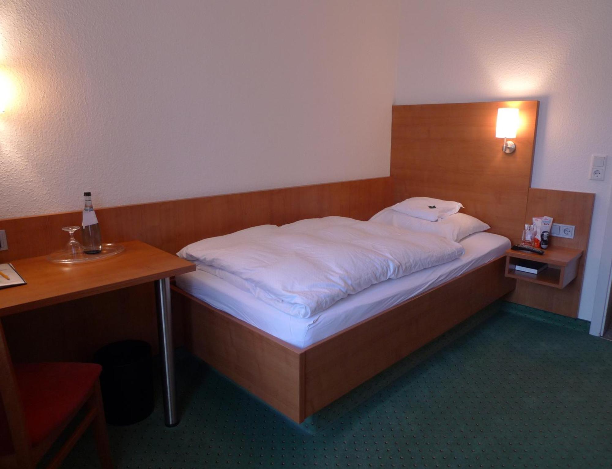 Hotel-Restaurant Roter Ochsen Lauchheim Номер фото