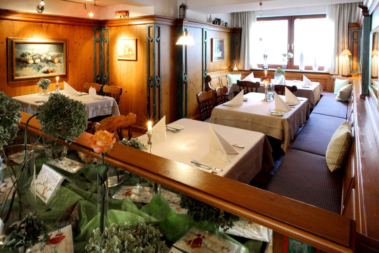 Hotel-Restaurant Roter Ochsen Lauchheim Екстер'єр фото