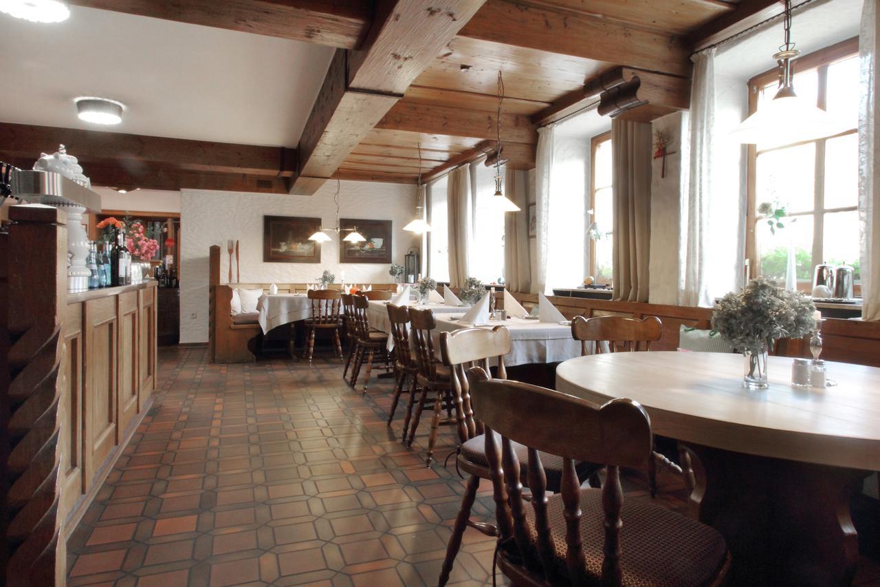 Hotel-Restaurant Roter Ochsen Lauchheim Екстер'єр фото