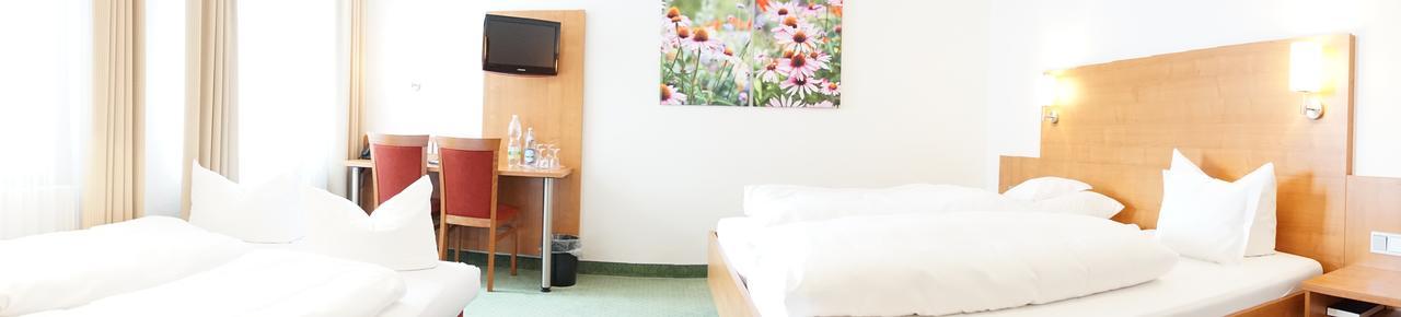 Hotel-Restaurant Roter Ochsen Lauchheim Екстер'єр фото