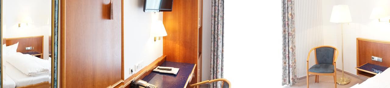 Hotel-Restaurant Roter Ochsen Lauchheim Екстер'єр фото